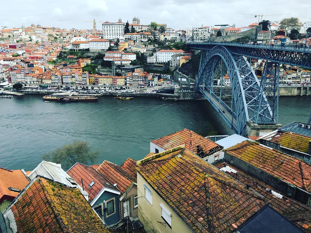 30076416_1613696338746979_1563838162734678016_n